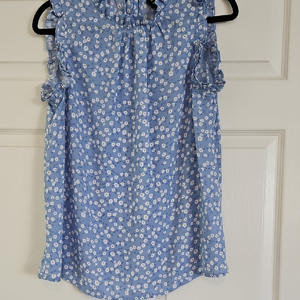 Bobeau Light Blue Floral Ruffle Blouse